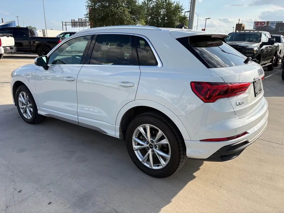 2022 Audi F3 Q3 - Image 3 of 12