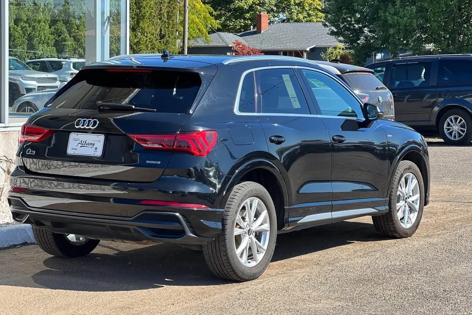2022 Audi F3 Q3 - Image 3 of 17