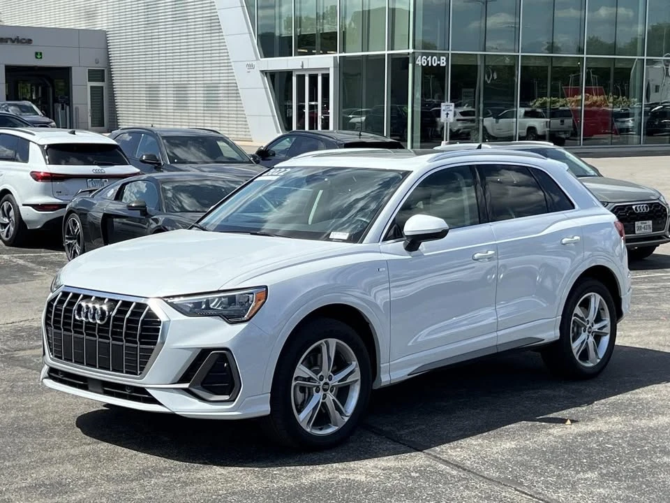 2022 Audi F3 Q3 - Image 2 of 19