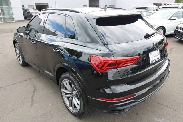 2022 Audi F3 Q3 - Image 3 of 19