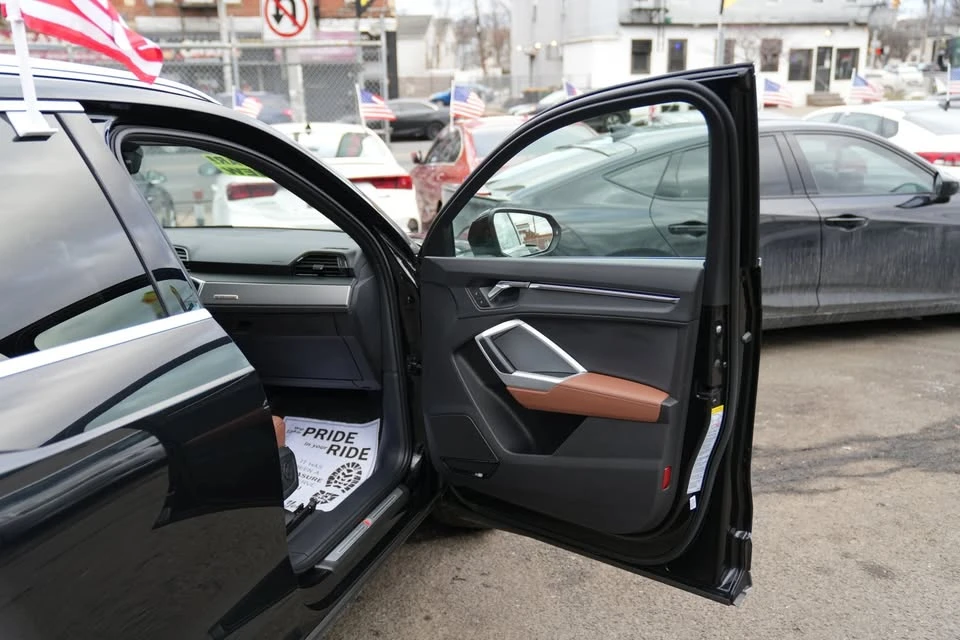 2022 Audi F3 Q3 - Image 9 of 20