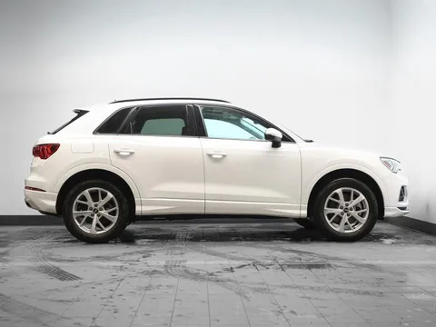2022 Audi F3 Q3 - Image 3 of 3