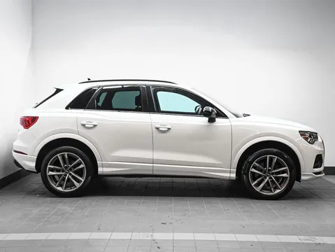 2022 Audi F3 Q3 - Image 3 of 3