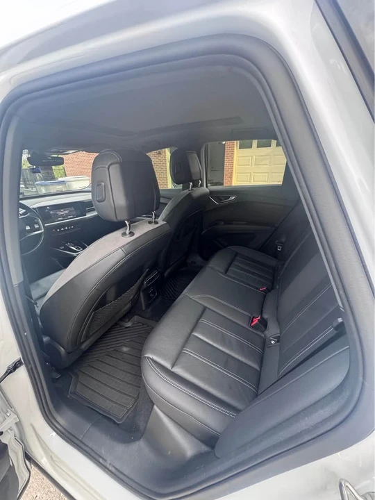 2022 Audi Q4 e-tron - Image 10 of 11