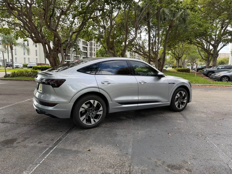 2022 Audi Q8 e-tron - Image 13 of 20