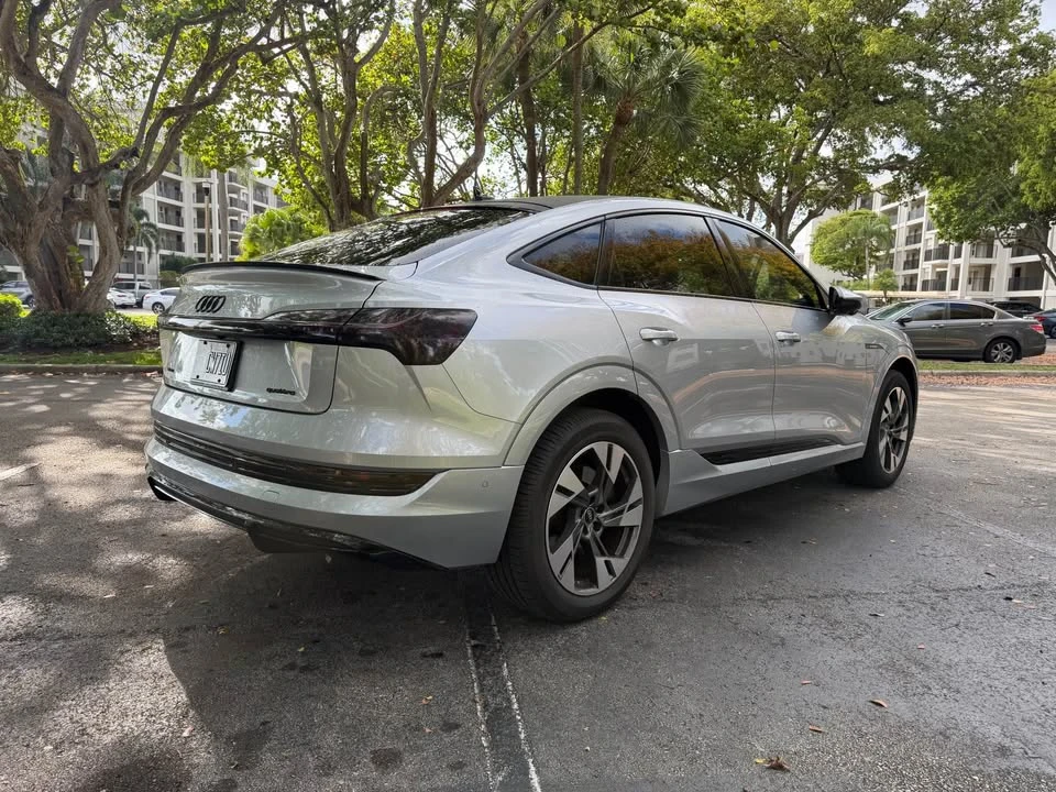 2022 Audi Q8 e-tron - Image 12 of 20