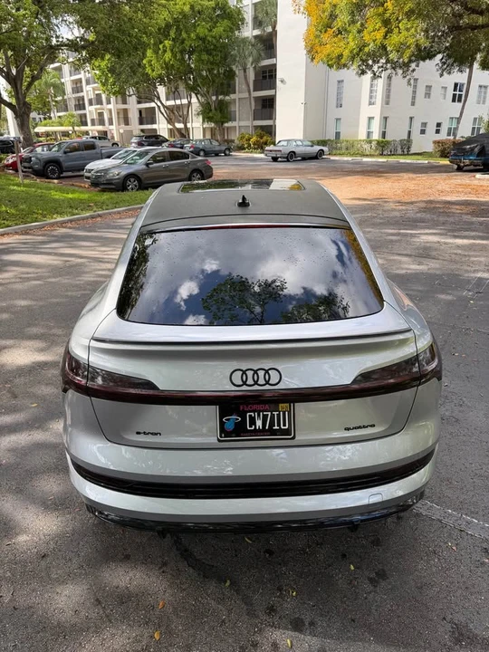 2022 Audi Q8 e-tron - Image 11 of 20