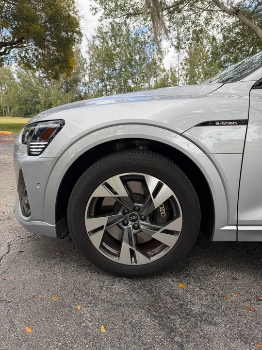 2022 Audi Q8 e-tron - Image 5 of 20