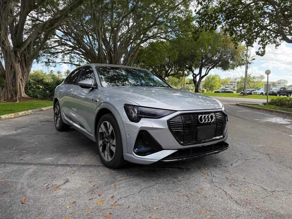 2022 Audi Q8 e-tron - Image 15 of 20