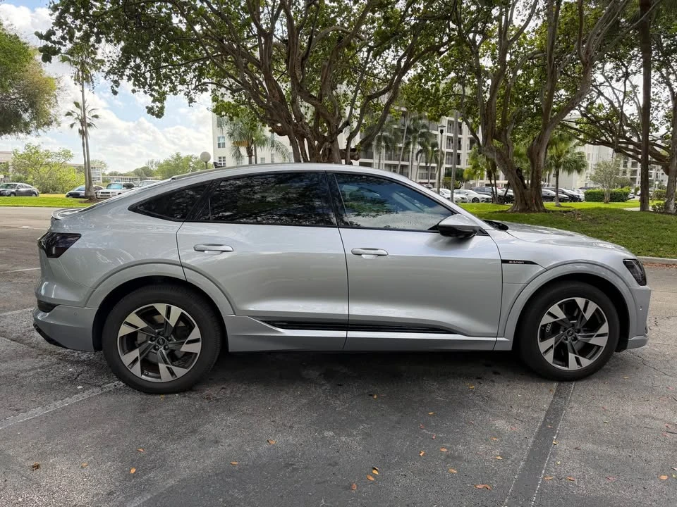 2022 Audi Q8 e-tron - Image 14 of 20