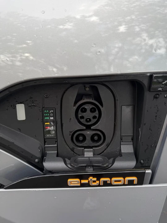 2022 Audi Q8 e-tron - Image 6 of 20