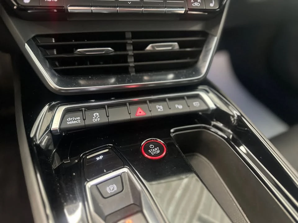 2022 Audi e-tron GT - Image 19 of 20