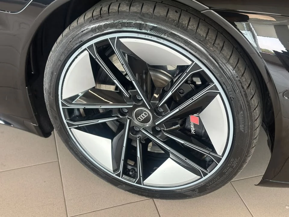 2022 Audi e-tron GT - Image 7 of 20