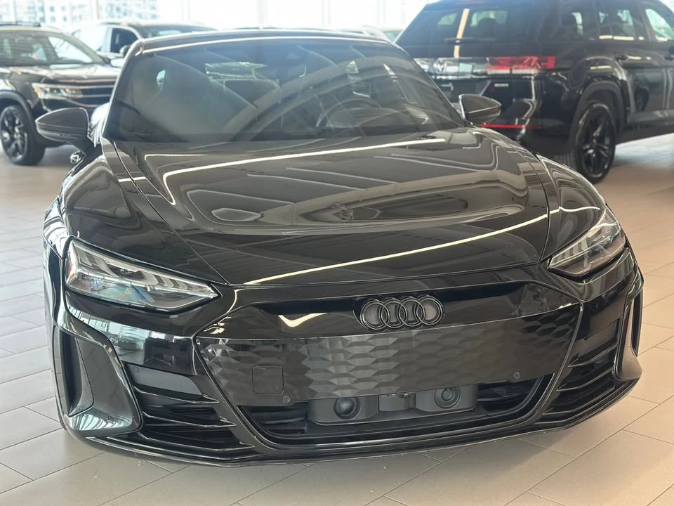2022 Audi e-tron GT - Image 2 of 20