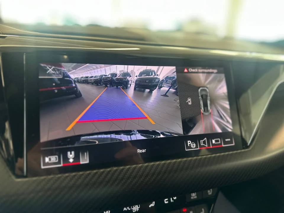 2022 Audi e-tron GT - Image 18 of 20