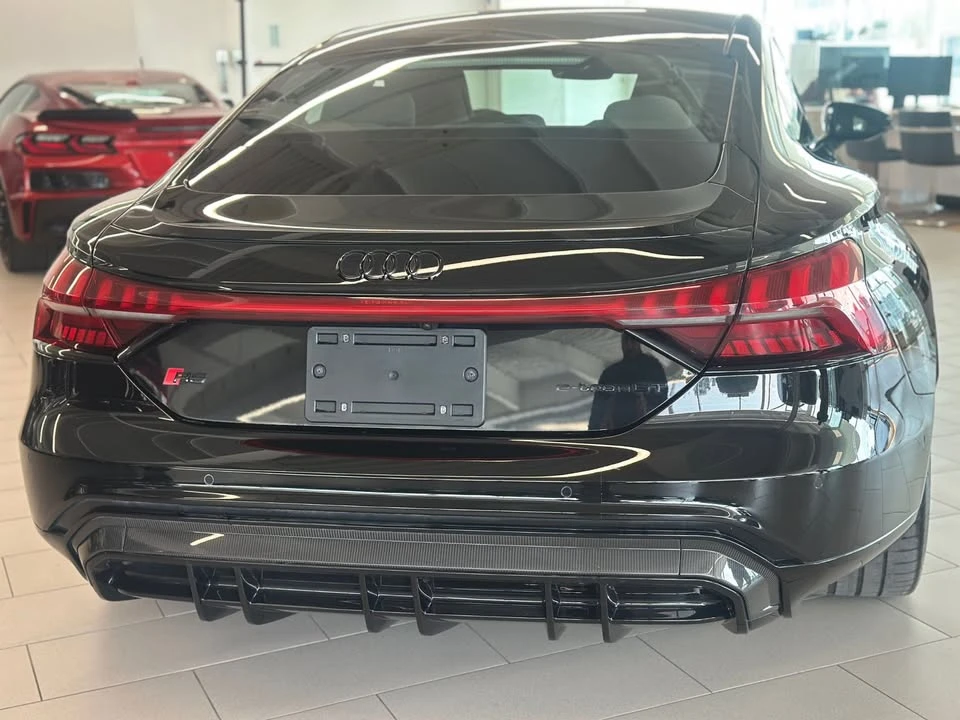 2022 Audi e-tron GT - Image 5 of 20