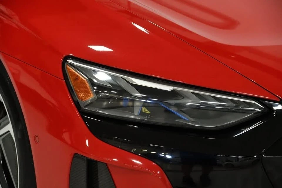 2022 Audi e-tron GT - Image 2 of 20