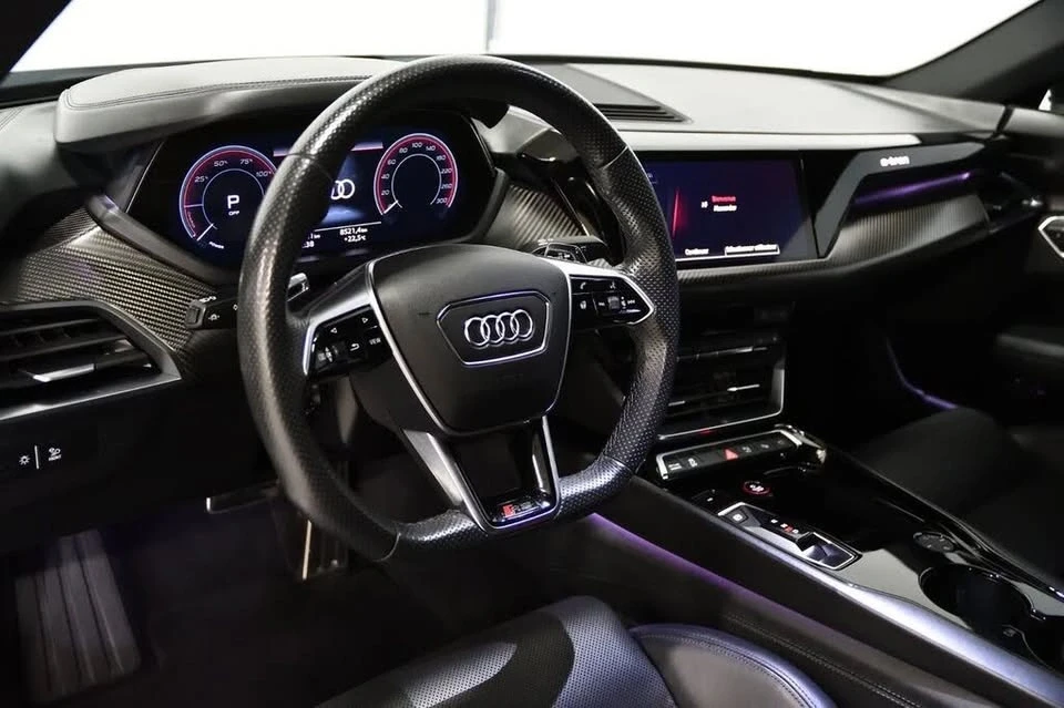 2022 Audi e-tron GT - Image 10 of 20