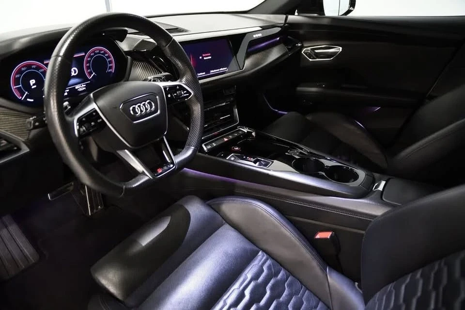 2022 Audi e-tron GT - Image 11 of 20