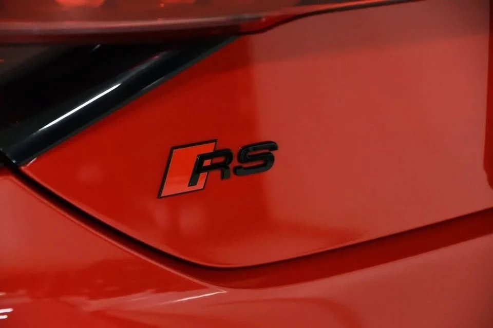 2022 Audi e-tron GT - Image 8 of 20