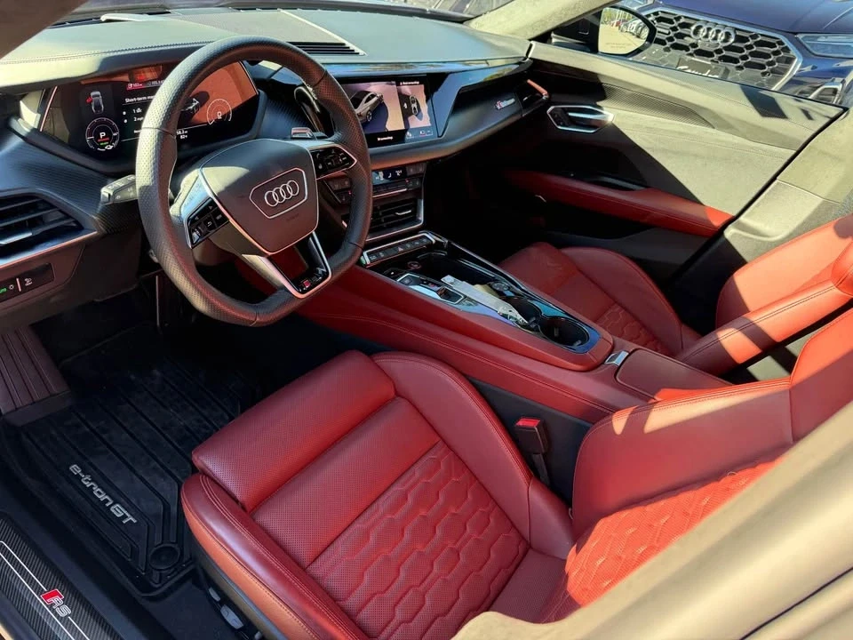2022 Audi e-tron GT - Image 7 of 12