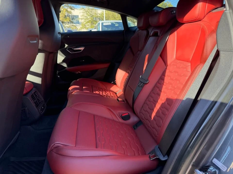 2022 Audi e-tron GT - Image 6 of 12