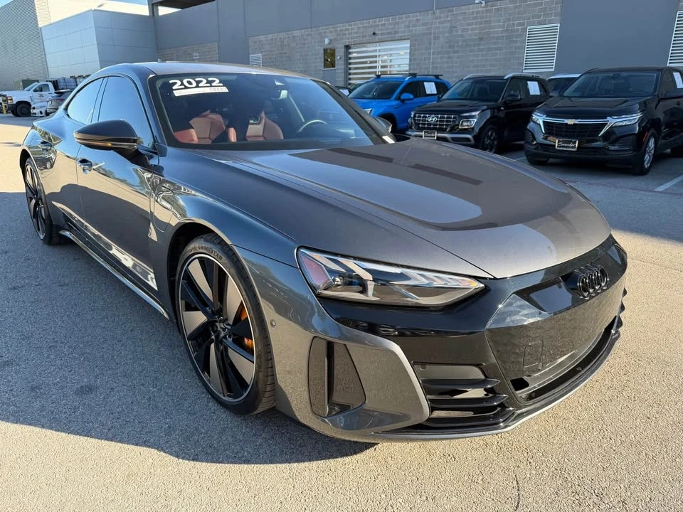 2022 Audi e-tron GT - Image 3 of 12