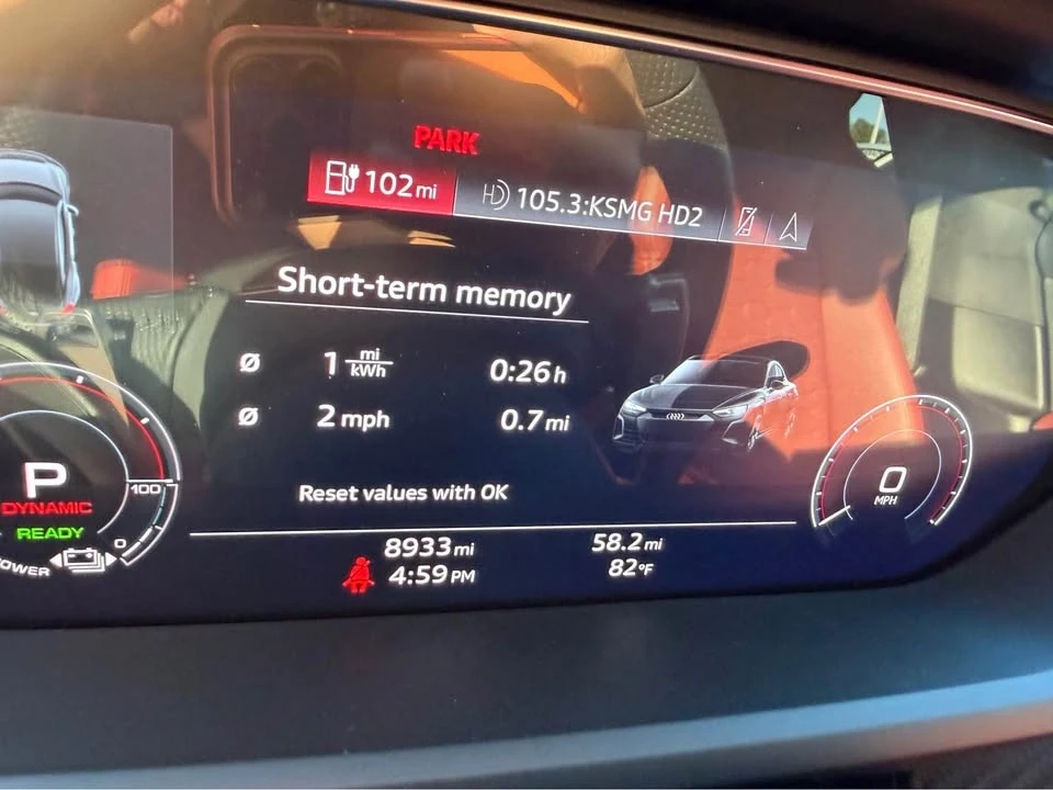 2022 Audi e-tron GT - Image 9 of 12