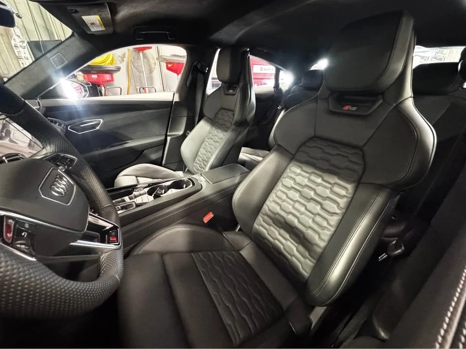 2022 Audi e-tron GT - Image 7 of 9