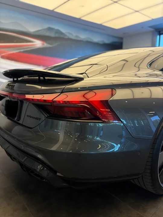 2022 Audi e-tron GT - Image 10 of 10