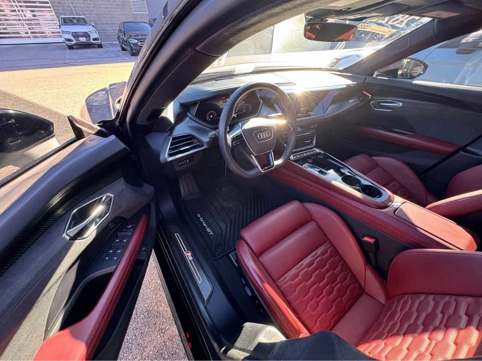 2022 Audi e-tron GT - Image 8 of 8