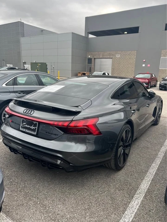 2022 Audi e-tron GT - Image 4 of 6