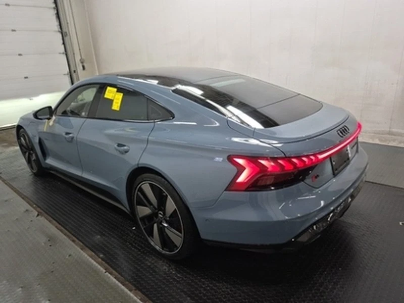 2022 Audi e-tron GT - Image 4 of 11