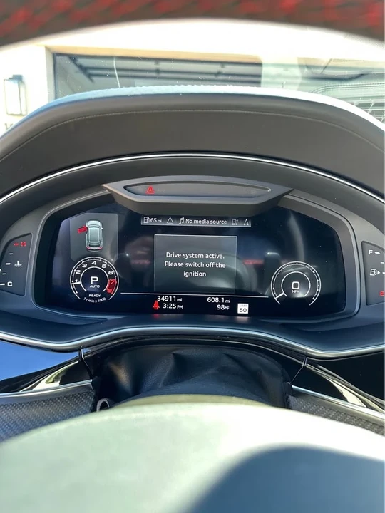2022 Audi RS Q8 - Image 3 of 10