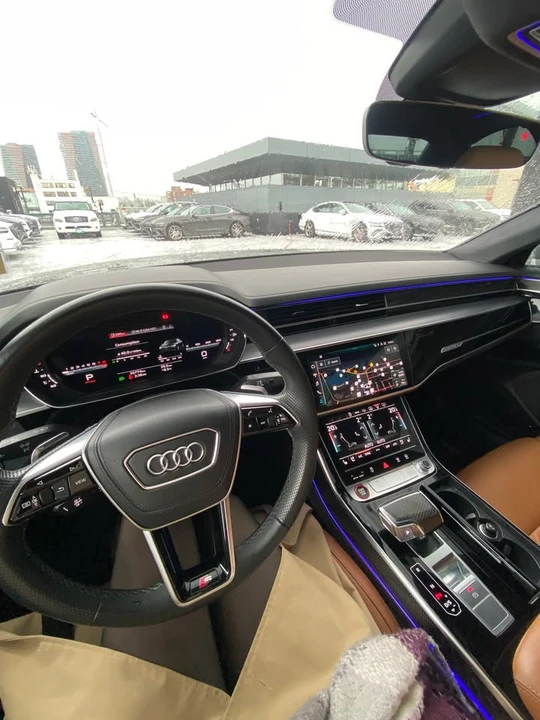 2022 Audi D5 S8 - Image 9 of 18