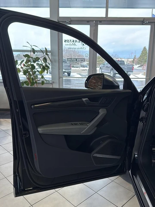 2022 Audi FY SQ5 - Image 11 of 20