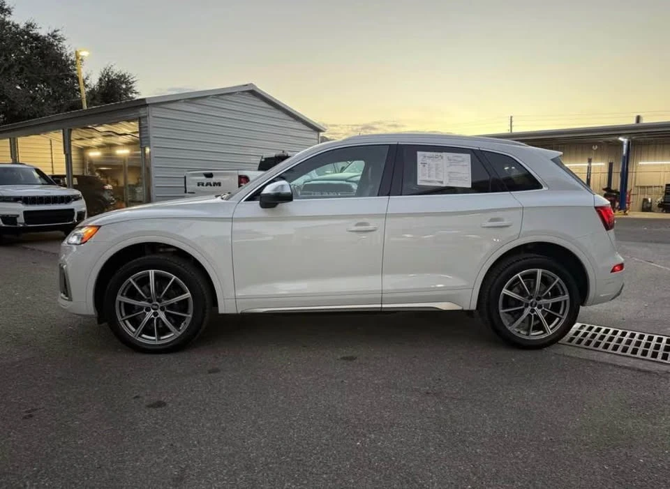 2022 Audi FY SQ5 - Image 2 of 17