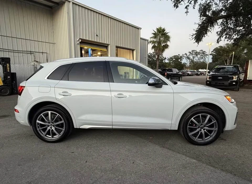 2022 Audi FY SQ5 - Image 6 of 17