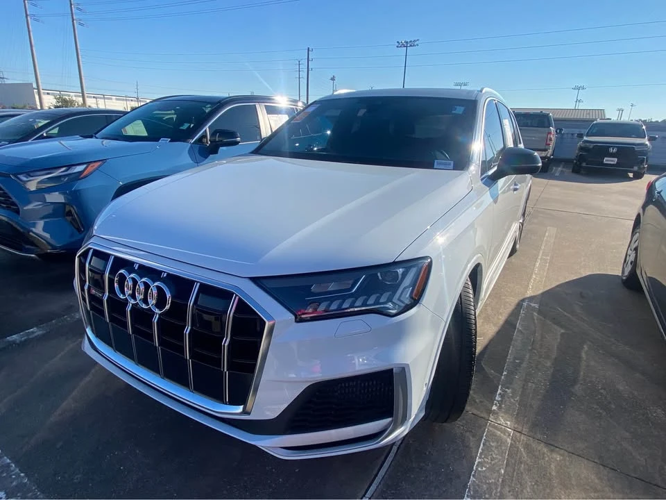 2022 Audi SQ7 - Image 2 of 5