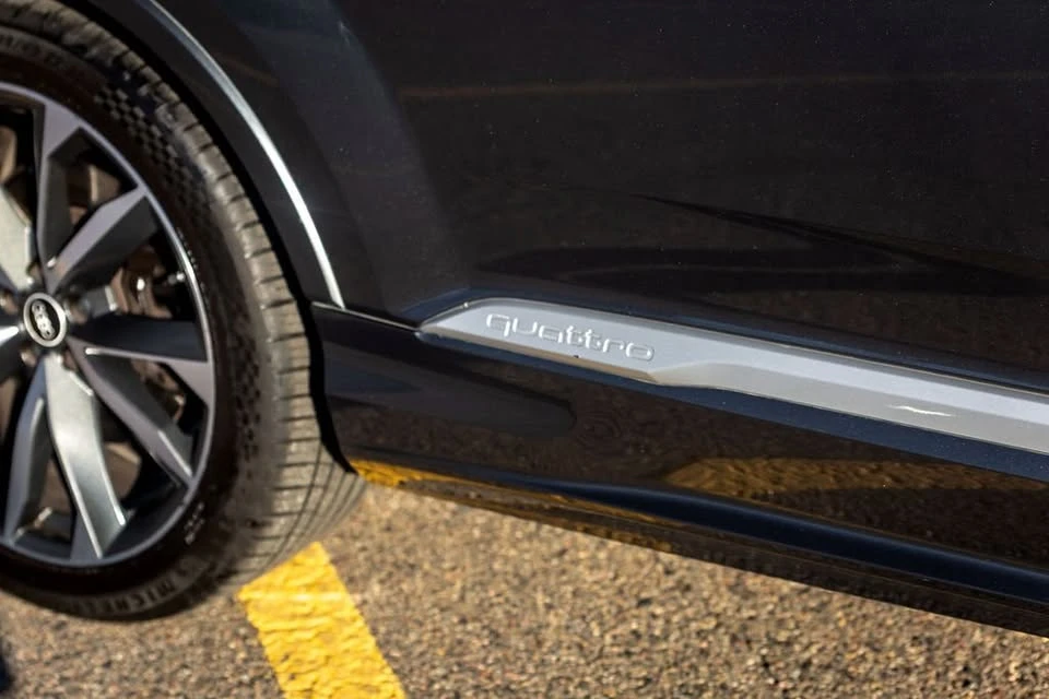 2022 Audi SQ7 - Image 11 of 15