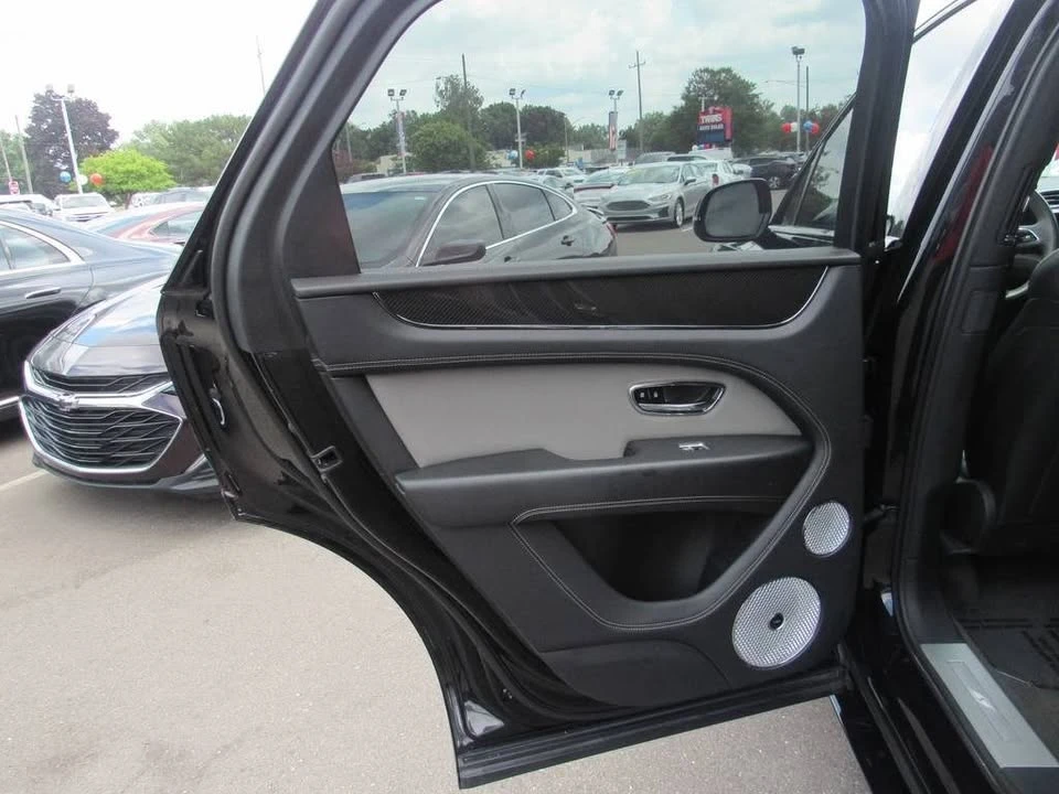 2022 Bentley Bentayga - Image 14 of 20