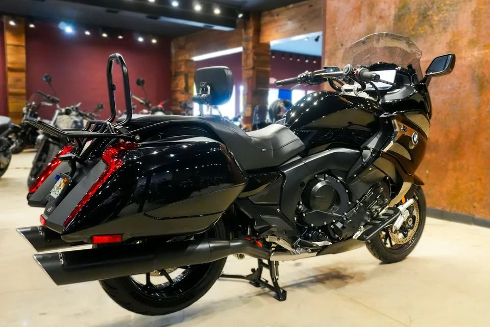 2022 BMW K1600 - Image 2 of 9