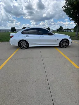 2022 BMW 3 Series 330e xDrive Sedan 4D