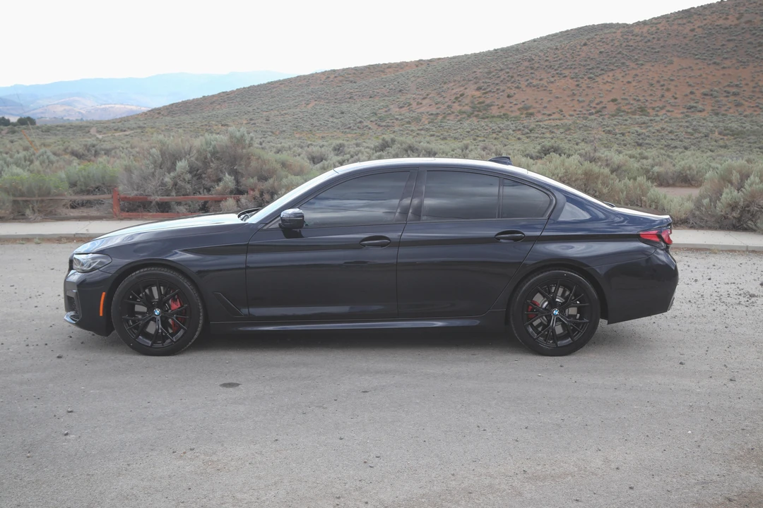 2022 BMW G30 5 Series Sedan - Image 11 of 31