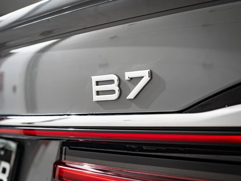 2022 BMW Alpina B7 - Image 9 of 21