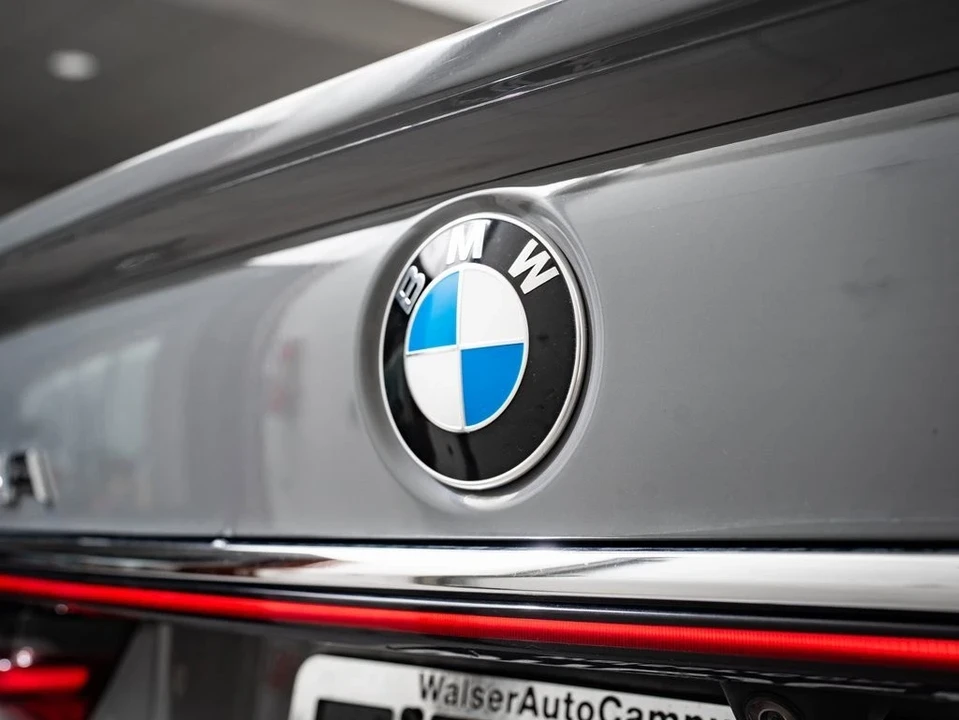 2022 BMW Alpina B7 - Image 18 of 21