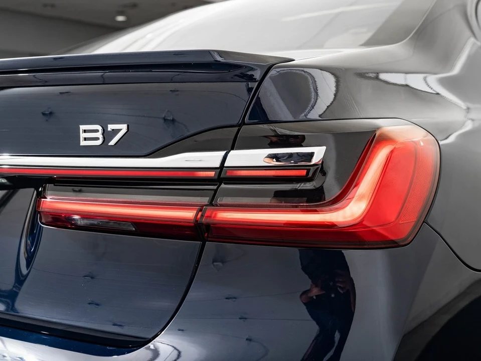 2022 BMW Alpina B7 - Image 18 of 21