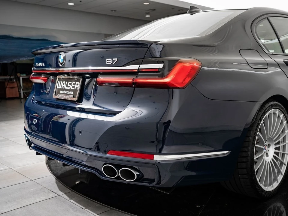 2022 BMW Alpina B7 - Image 19 of 21