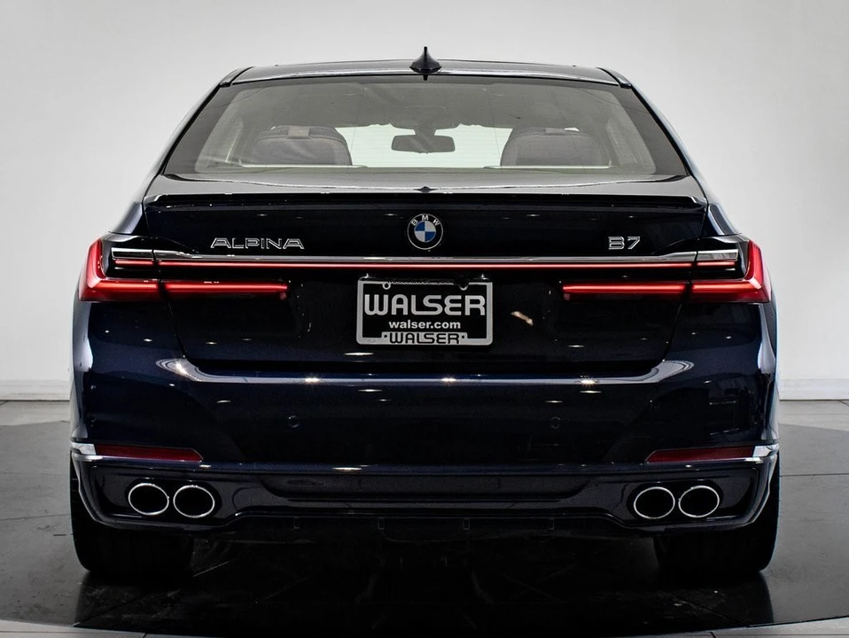 2022 BMW Alpina B7 - Image 10 of 21