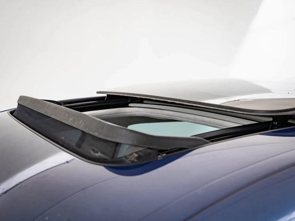 2022 BMW Alpina B7 - Image 14 of 21